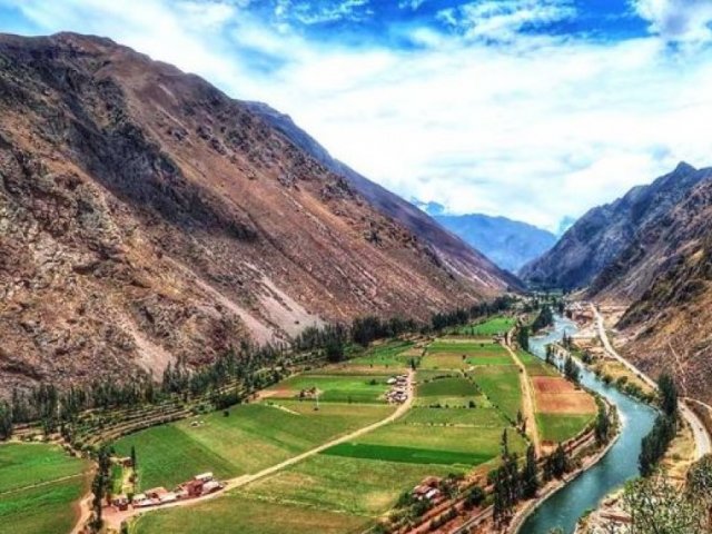 Día 9: Cusco - Valle Sagrado - Ollantaytambo - Machu Picchu