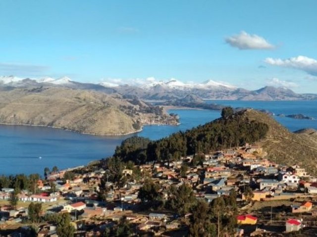 Día 15: Copacabana – Isla del Sol – Tiwanacu - La Paz