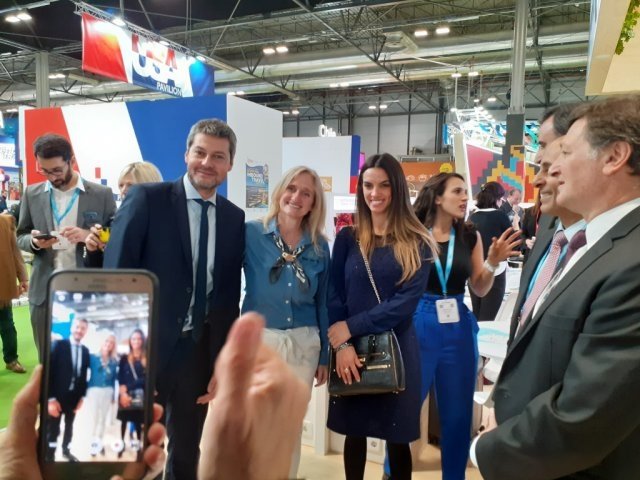 Feria Internacional de Turismo stand 3C03 de Argentina escritorio 26